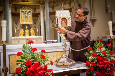 San Pio, cuore a Boston
corpo a S. Giovanni Rotondo