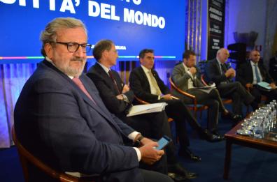 Ilva, duello  Emiliano- industrali
«Morti in aumento». «Serve all'Italia»