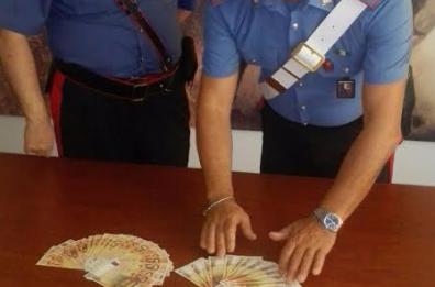 Venosa, tenta di cambiare soldi falsi: arrestato dai Carabinieri
