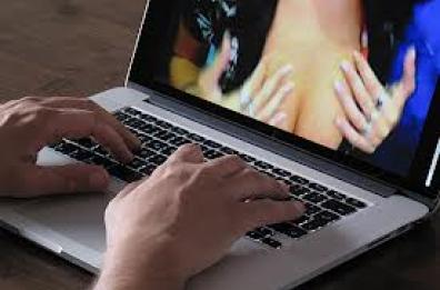 Chat erotiche con inganno
due in cella per estorsione