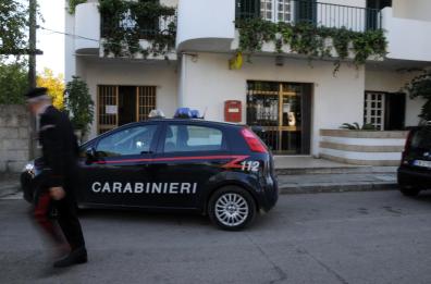 Passante accoltellato dopo la rapina
catturato un giovane dai Carabinieri