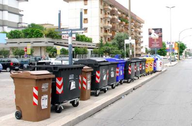 Rifiuti, il servizio di raccolta
a Bari costerà 4,4 mln in più
«Ma nessun aumento di tasse»