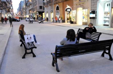 Bari, le panchine
tornano in via Sparano
ma non convincono