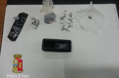 Bari, preso spacciatore
Controllate 120 persone