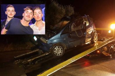 Schianto nella notte nel Barese
3 morti: il più grande aveva 20 anni
