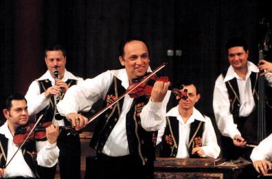 Molfetta, l'orchestra di Budapest
suona per salvare il piccolo Felice