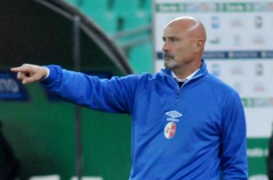 Pari tra i fischi
per il Bari di Colantuono