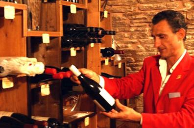 A Ruvo di Puglia l'«Unico posto esclusivo per individui di doppia esigenza»