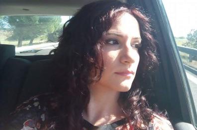 Fidanzati attraversano la strada
 investiti da un'auto &laquo;pirata&raquo;
 Morta 25enne, ferito il giovane