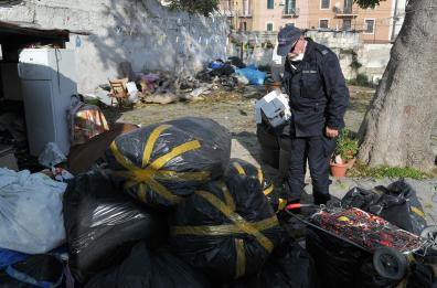 Bari, sgomberate ex stalle 
del boss occupate da abusivi