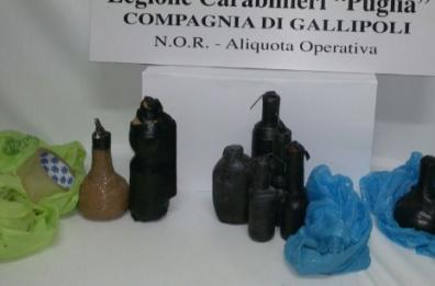 Gallipoli, bombe e proiettili per non pagare e intimidire ristoratore: in cella