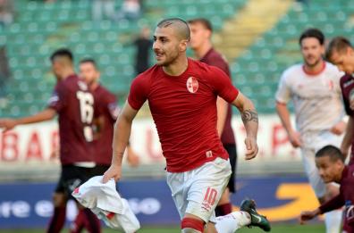 De Luca-Daprelà a segno 
 il Bari batte la Salernitana
