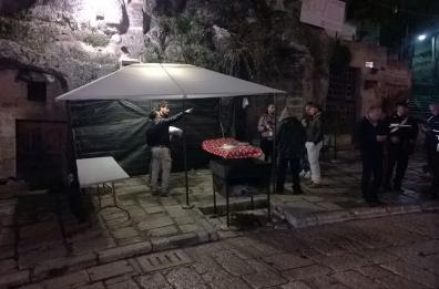 Barbecue e caldarroste
mercato fuorilegge nei Sassi