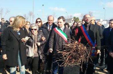 Novoli, il pignoramento arriva
al sindaco durante la processione