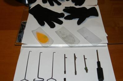 Fotografano le chiavi 
per razziare le case