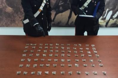 Bari, a spasso per il centro
con 85 dosi: preso 19enne