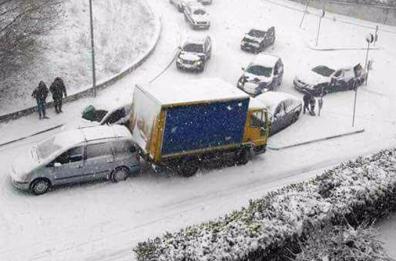 Brindisi, partoriente bloccata in auto per il ghiaccio: salvata