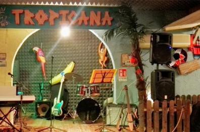 Bari, «Ottantugo & Mascarpini» spettacolo musicomico live