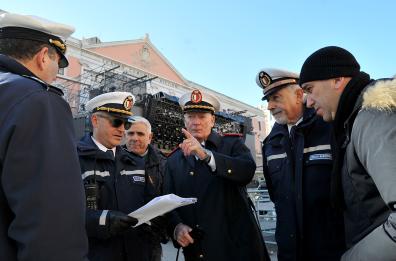 Concerto di fine anno a Bari: blocchi e città presidiata