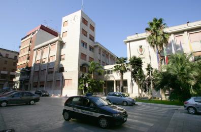 Tatticismi e sgambetti
così «sprofonda» Brindisi