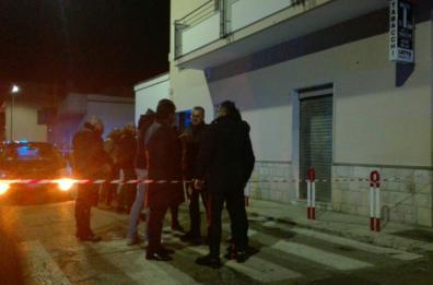 Brindisi, 2 rapine e sparatorie in 15 minuti