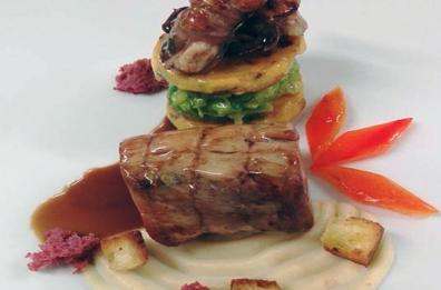 Arrosto di maialino lucano su crema di fagioli di Sarconi Igp