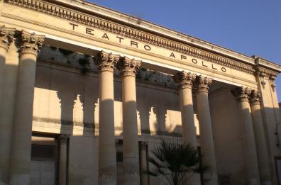 Lecce, artisti esonerati da pagamento per uso Teatro Apollo 