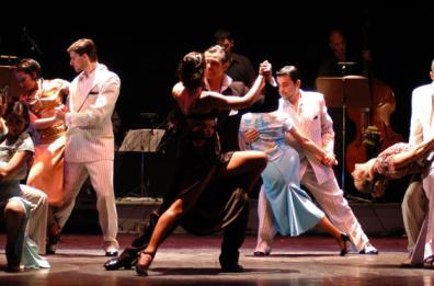 Bari, «El Tango» al Petruzzelli