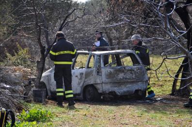 Donna carbonizzata a Santeramo, l'esito dell'autopsia: «si è accoltellata e poi si è data fuoco» «Aveva organizzato la sua morte»