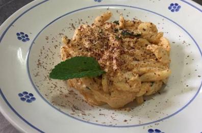 Pasta «Maritata» con calamaretti al peperoncino