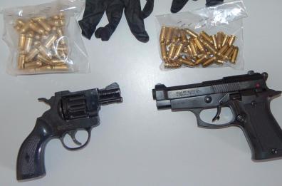 Canosa, nascondeva in locale
2 pistole: arrestato 25enne