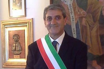 «Valenzano, il sindaco mi chiese sesso per lavoro». «Falso, solita regìa»