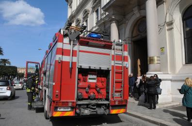 Bari, principio di incendio
alla Camera di commercio