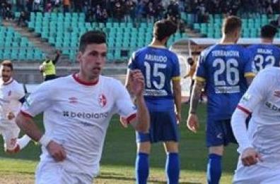 Furlan fa sognare il Bari
Frosinone cade al S. Nicola