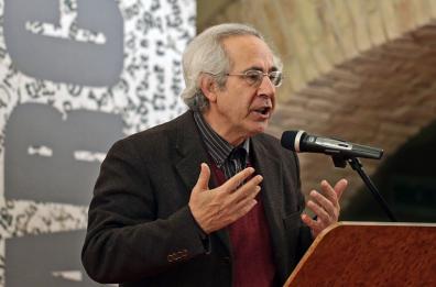Bari, «Viacrucis terraterra» libro di Lino Angiuli