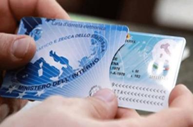 Foggia, alle Poste con un documento contraffatto: arrestato