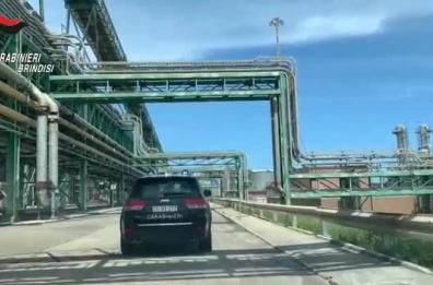 Brindisi, furto di gasolio: il video dell'operazione