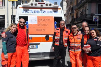 Rubata ambulanza, avviata raccolta fondi a Bari