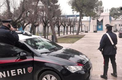 Rubano lastre di marmo
e fuggono con utilitaria: presi
