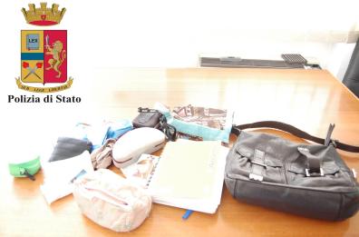 Monopoli, ruba borsa
in Cattedrale: denunciata