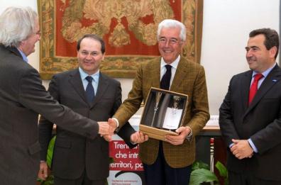 Perché nelle «Città del Vino» c’è più lavoro?
Il premio alla carriera a Carlo de Corato