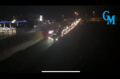 Camion a passo d'uomo, protesta sulla 106 ionica all'altezza di Metaponto