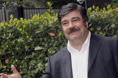 Putignano, «I suoceri albanesi» con Francesco Pannofino