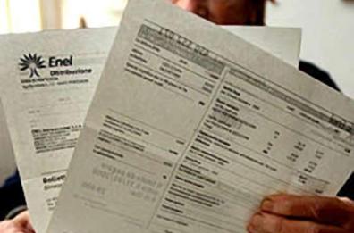 Bari, la guerra dei pensionati
Enel per lo sconto in bolletta