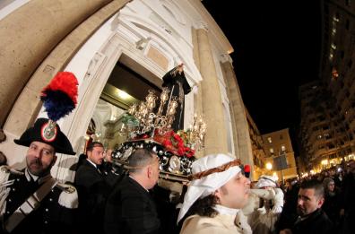 Leverano, scippano 88enne 
alla processione: presi in 2