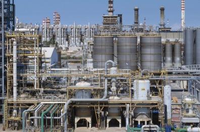 Appalti e tagli, protesta 
l'indotto del petrolchimico