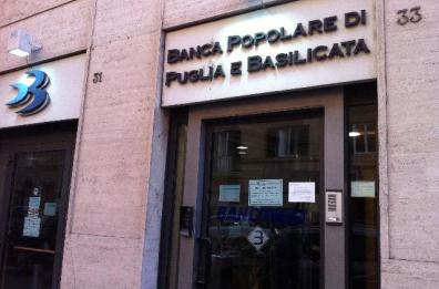 Bari, rapina banca 
con un cd rotto
bottino 7mila euro