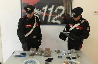 Bari, nel bazar dello spaccio
3 Kg di droga e rilevatore microspie