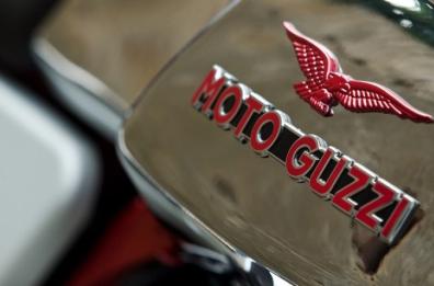 Bari, rombano le Moto Guzzi
è gran festa sino a domenica