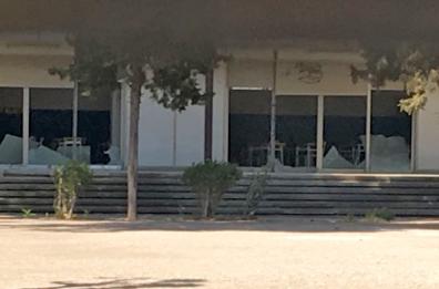 Taranto, la scuola Pirandello
devastata dai vandali